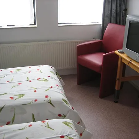 Ans En Ben Streppel לינה וארוחת בוקר